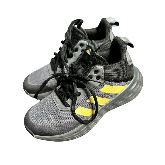 Adidas Light Motion Sneakers